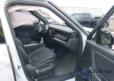 2024 Rivian R1S Adventure Quad Motor Large Pack из США, поврежденный, VIN 7PDSGABA4RN039358